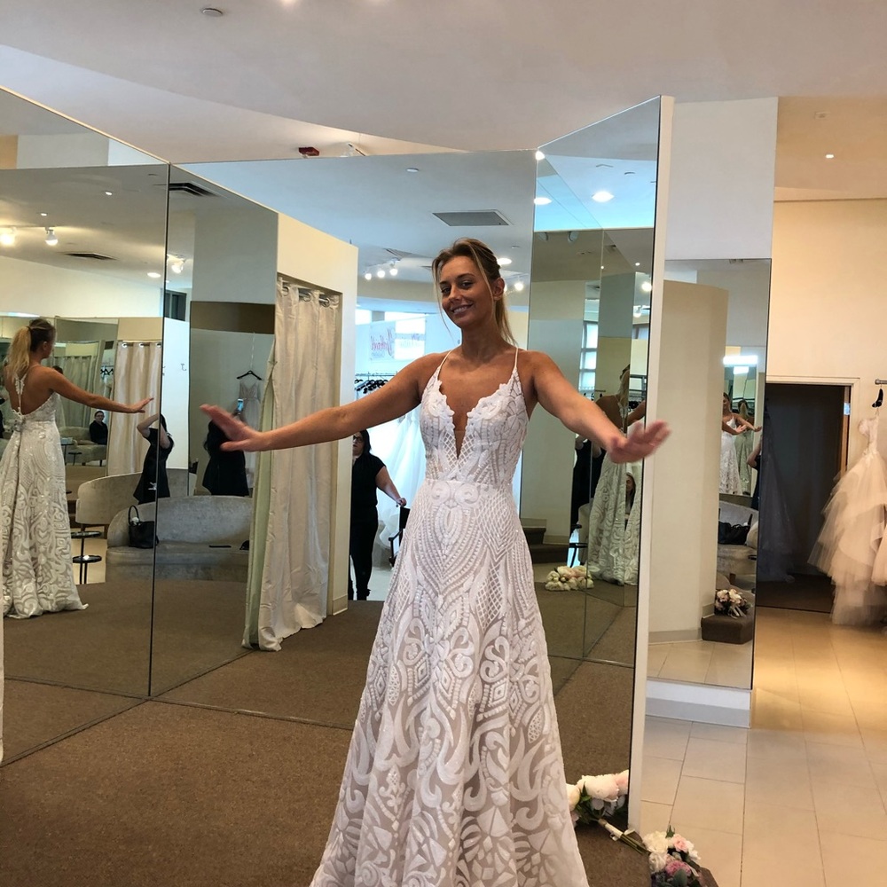 Authentic NWT Blush Couture By Hayley Paige Wedding Dress Marrakesh Beaded Gown